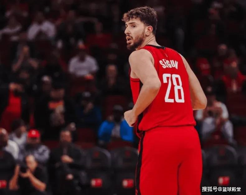 火箭险胜快船,主力球员暴露隐患